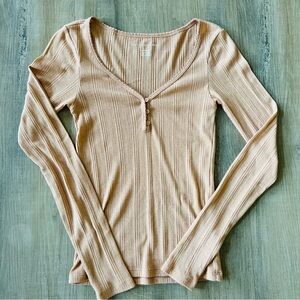 American Eagle Henley top